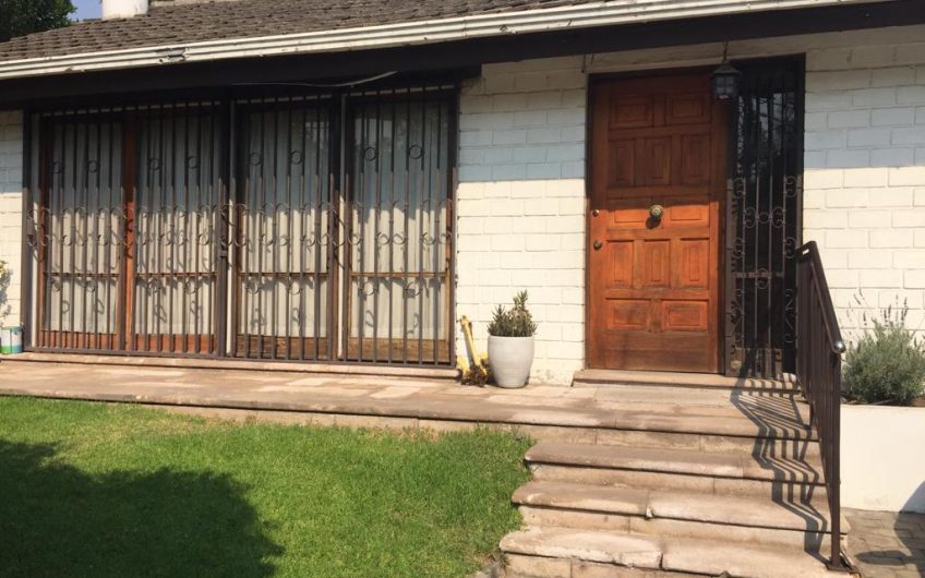 Linda casa para remodelar en Las Condes (valor UF 15.500)